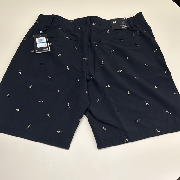 UNDER Armour Printed Golf Shorts Bird Court Black Walking 36 - Picture 3 of 7